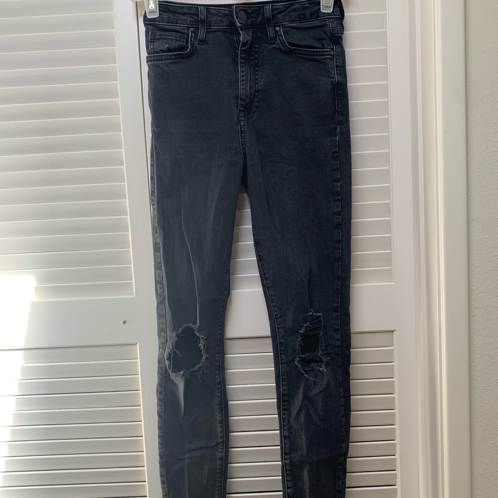 F21 Black Stretchy Skinny Jeans Ripped